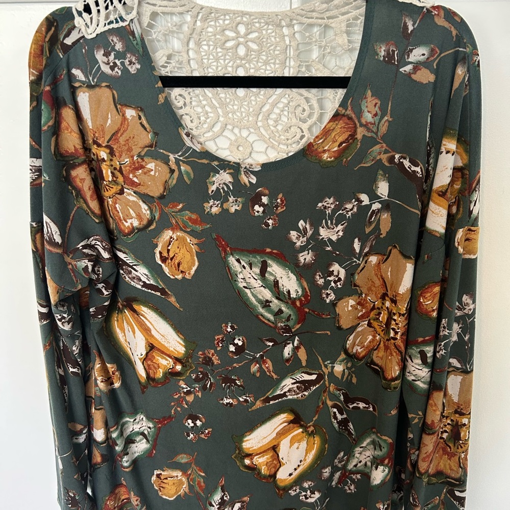 Honeyme top with crochet back size large